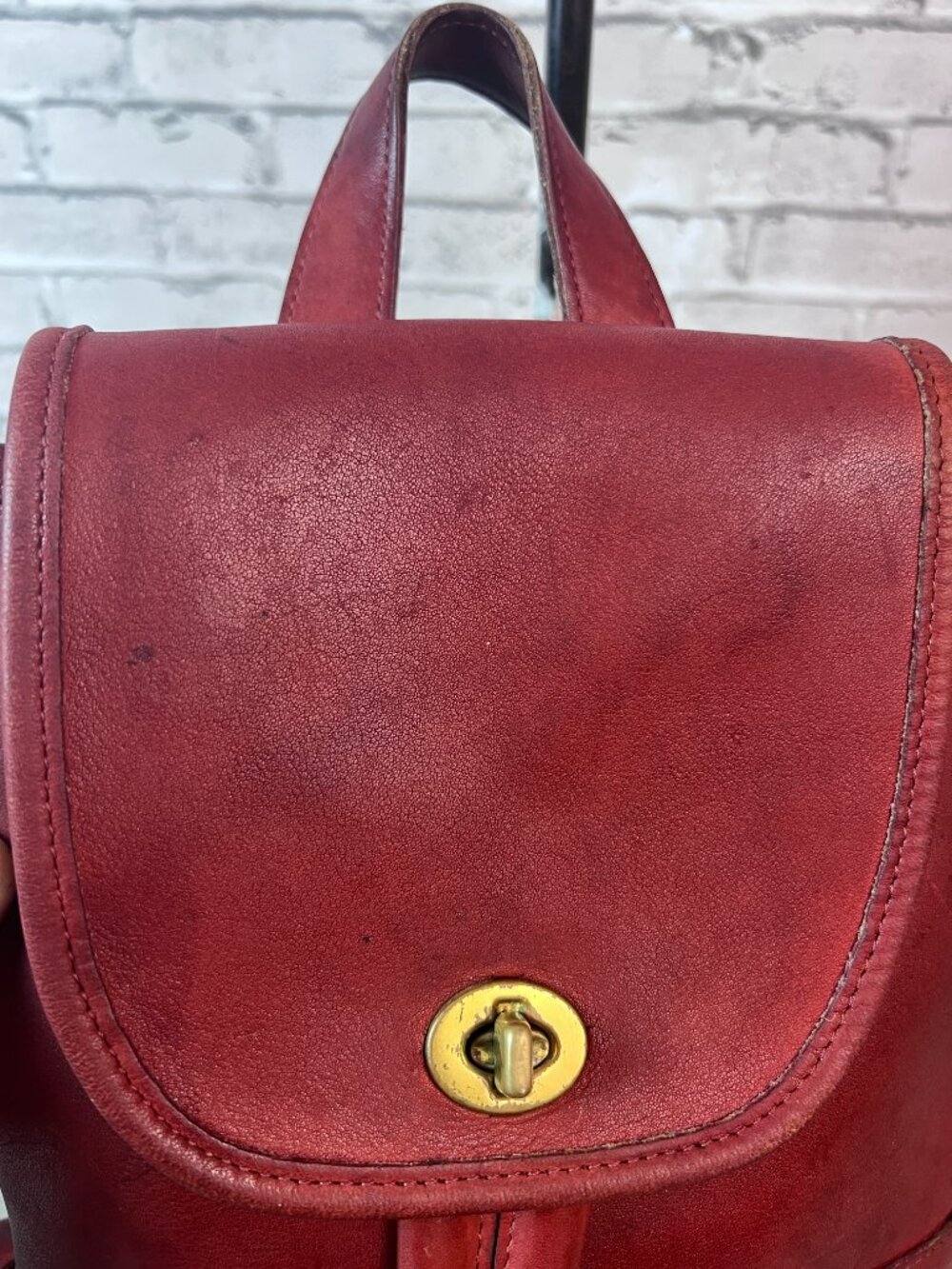 Vintage OLD COACH Backpack Bag Leather Turn Lock Red 9960 - Picture 9 of 10